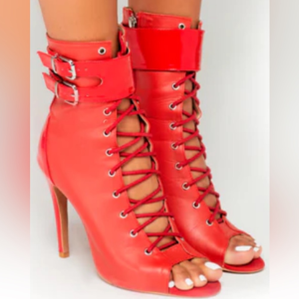 NEW “UNDER THE INFLUENCE BY KILRA HARPER OPEN TOE LACE UP BOOTS SZ 10 RED
